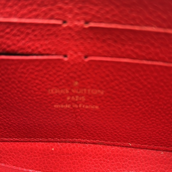 Louis Vuitton Red embossed monogram - Picture 14 of 17